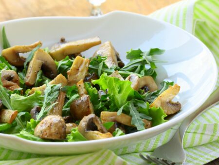 Lettuce and Mushroom Salad